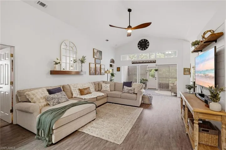 9801 Las Casas Dr, Fort Myers, Florida 33919