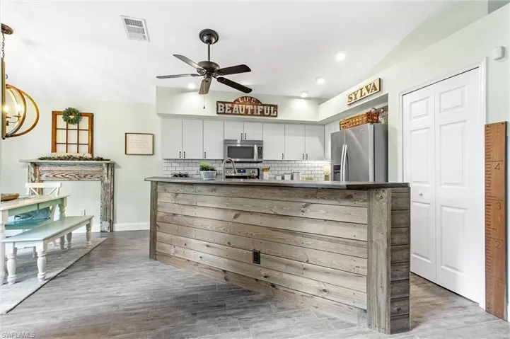 Island at Kitchen