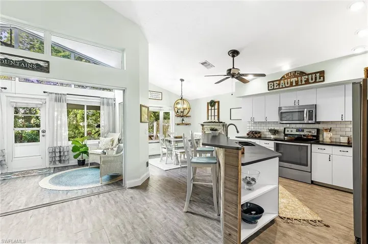 9801 Las Casas Dr, Fort Myers, Florida 33919