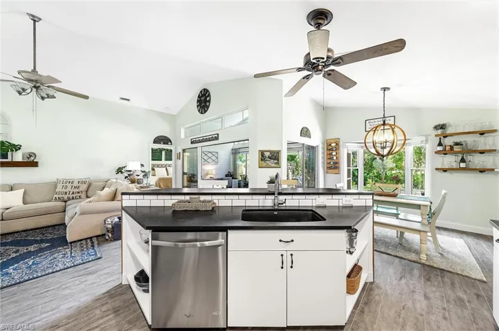 9801 Las Casas Dr, Fort Myers, Florida 33919
