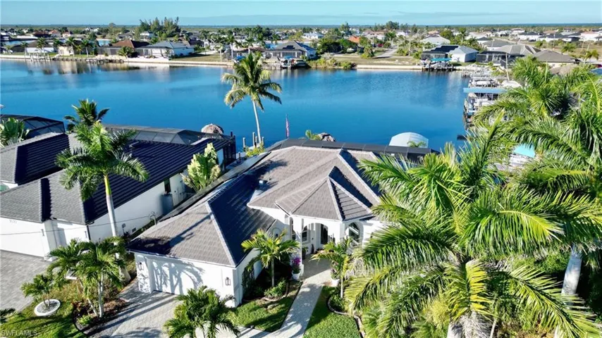 Aerial perspective of Lupine Lake community