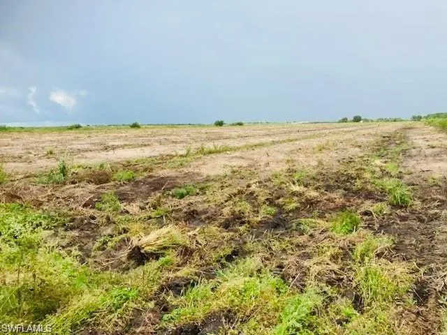 5660  1ST  RD, Labelle, FL 33935