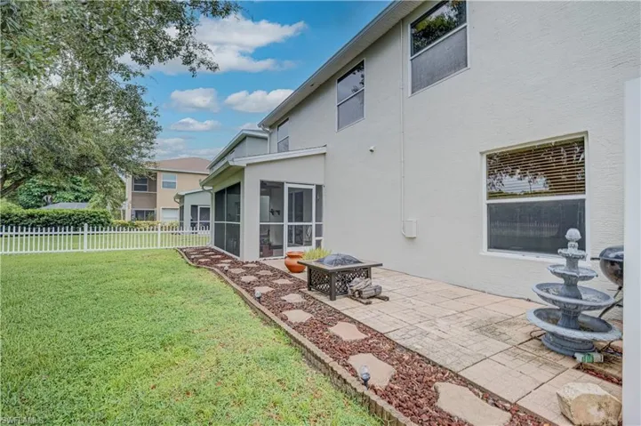 8889 Fawn Ridge Dr, Fort Myers, Florida 33912