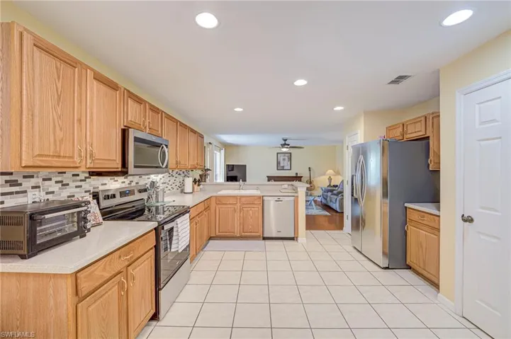 8889 Fawn Ridge Dr, Fort Myers, Florida 33912