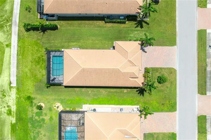18711  Ensenada  DR, Naples, FL 34114