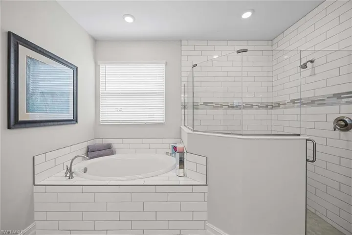 18711  Ensenada  DR, Naples, FL 34114