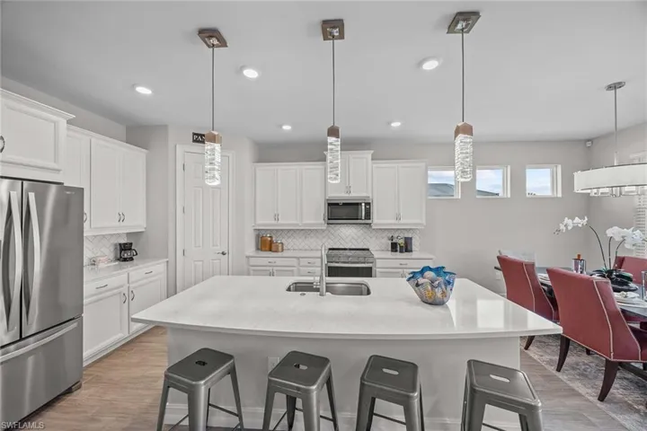 18711  Ensenada  DR, Naples, FL 34114