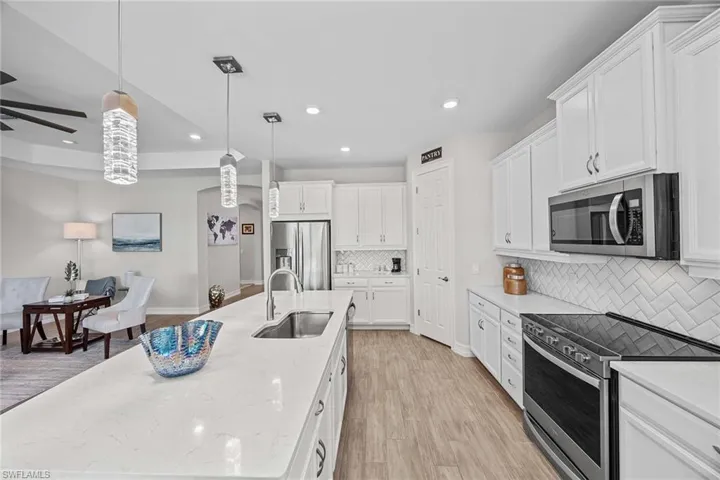 18711  Ensenada  DR, Naples, FL 34114