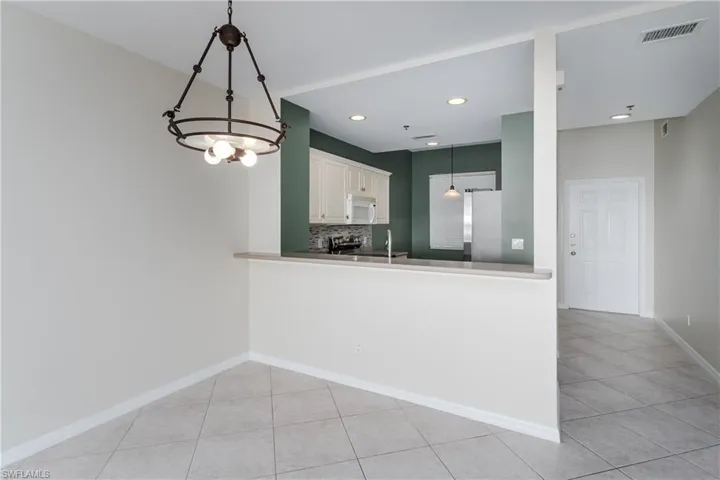 Dining area and breakfast bar