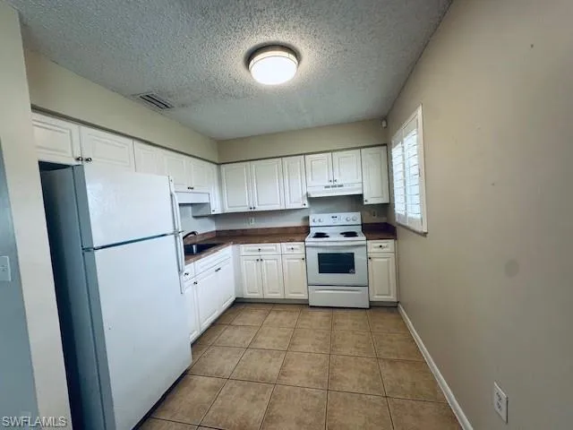 3325 Airport Rd N T7, Naples, Florida 34105