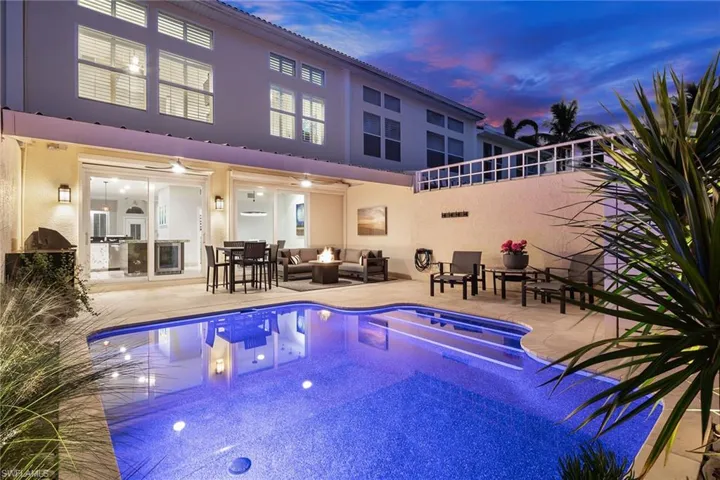 1070 5th St S 4, Naples, Florida 34102