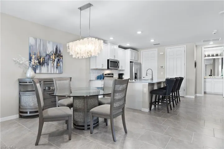 14558  Edgewater  CIR, Naples, FL 34114