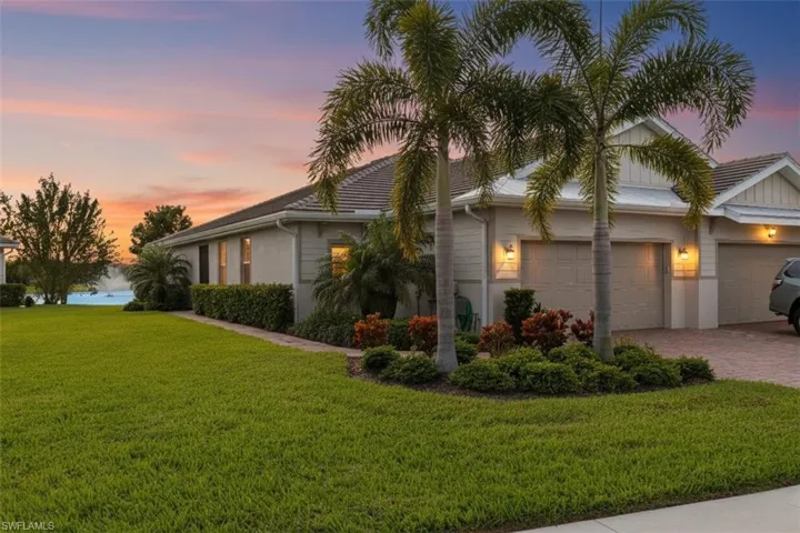 14558  Edgewater  CIR, Naples, FL 34114