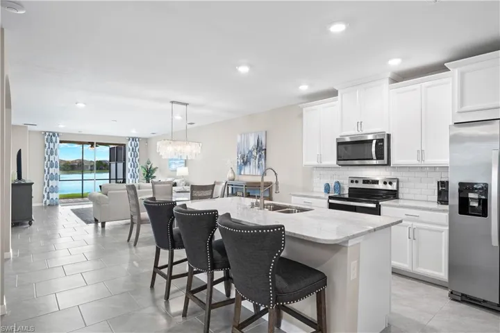 14558  Edgewater  CIR, Naples, FL 34114