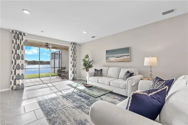14558  Edgewater  CIR, Naples, FL 34114