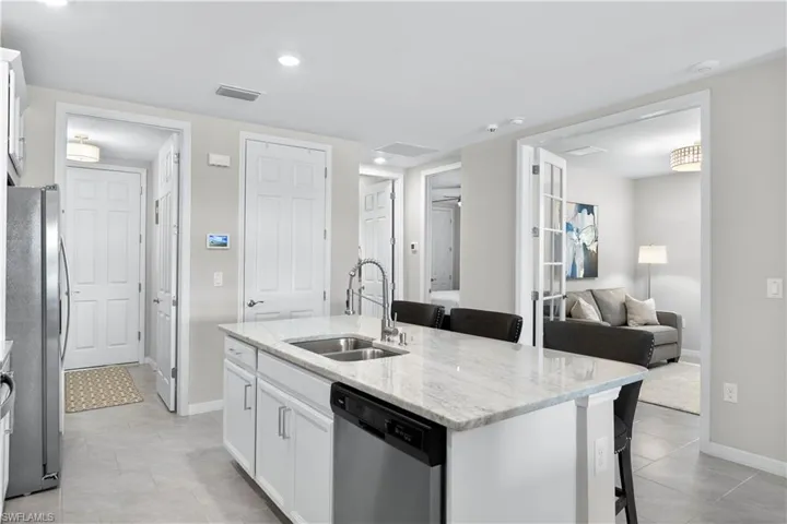 14558  Edgewater  CIR, Naples, FL 34114