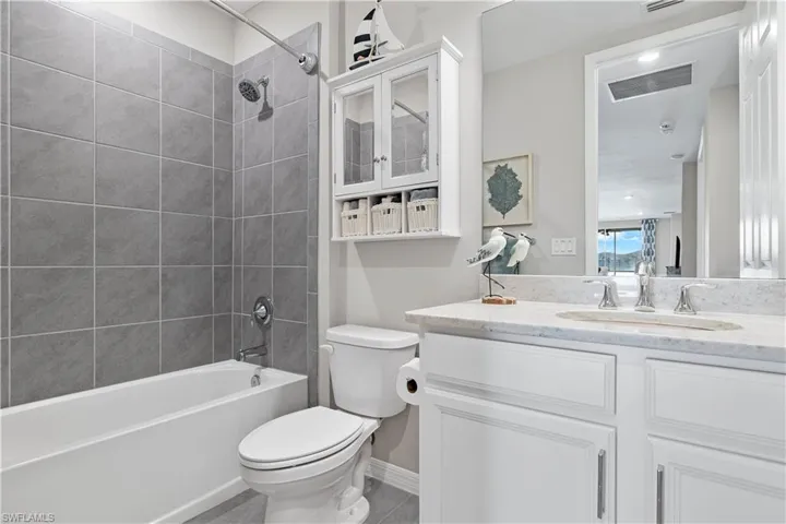 14558  Edgewater  CIR, Naples, FL 34114