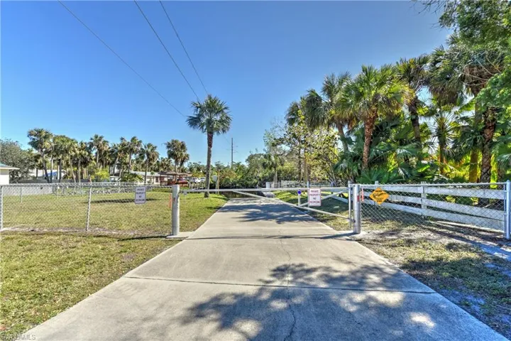17098  Wayzata  CT, North Fort Myers, FL 33917