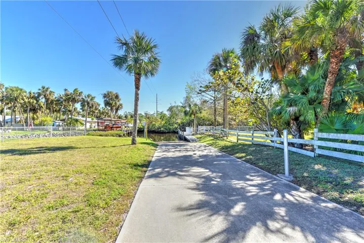 17098  Wayzata  CT, North Fort Myers, FL 33917