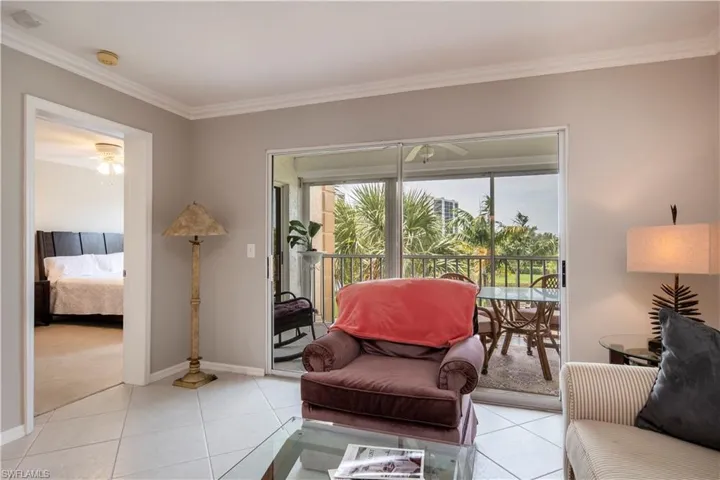 360  Horse Creek  DR, Naples, FL 34110
