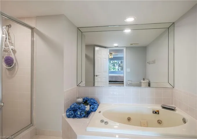 360  Horse Creek  DR, Naples, FL 34110