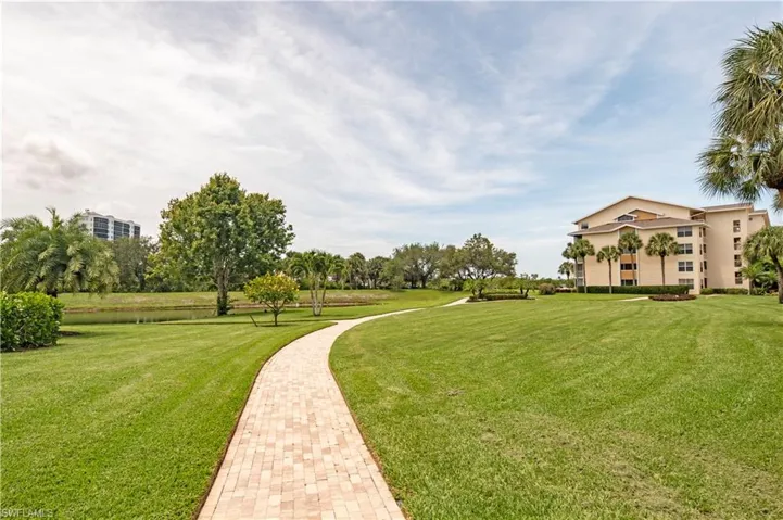 360  Horse Creek  DR, Naples, FL 34110