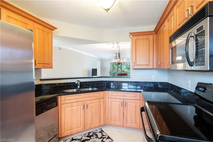 360  Horse Creek  DR, Naples, FL 34110