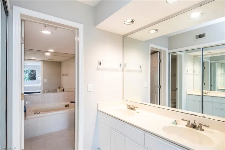 360  Horse Creek  DR, Naples, FL 34110