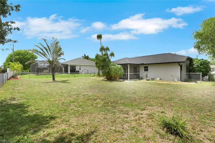 1628 Sw 12th Ln, Cape Coral, Florida 33991