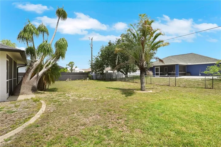 1628 Sw 12th Ln, Cape Coral, Florida 33991