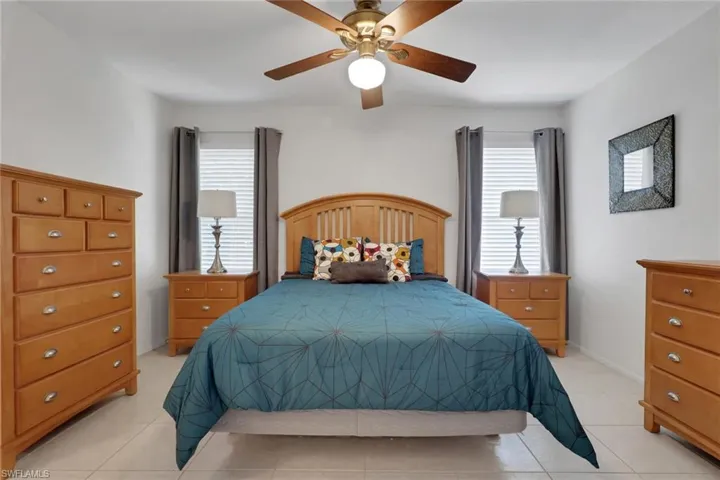1628 Sw 12th Ln, Cape Coral, Florida 33991