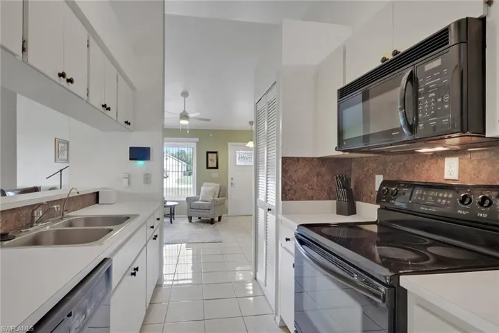 1628 Sw 12th Ln, Cape Coral, Florida 33991