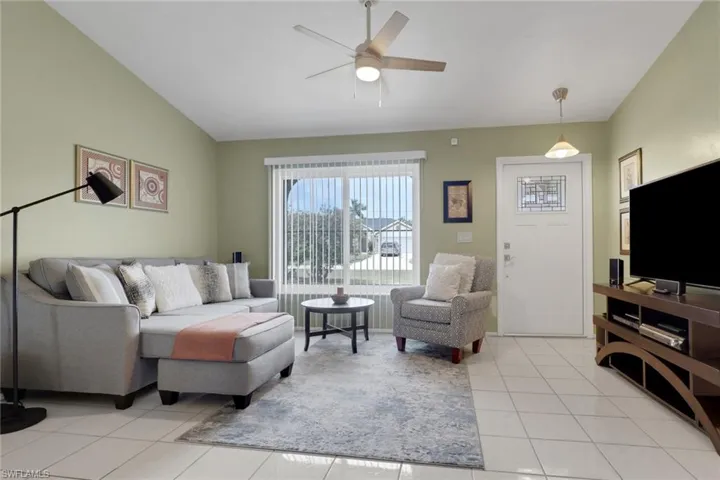 1628 SW 12th  LN, Cape Coral, FL 33991