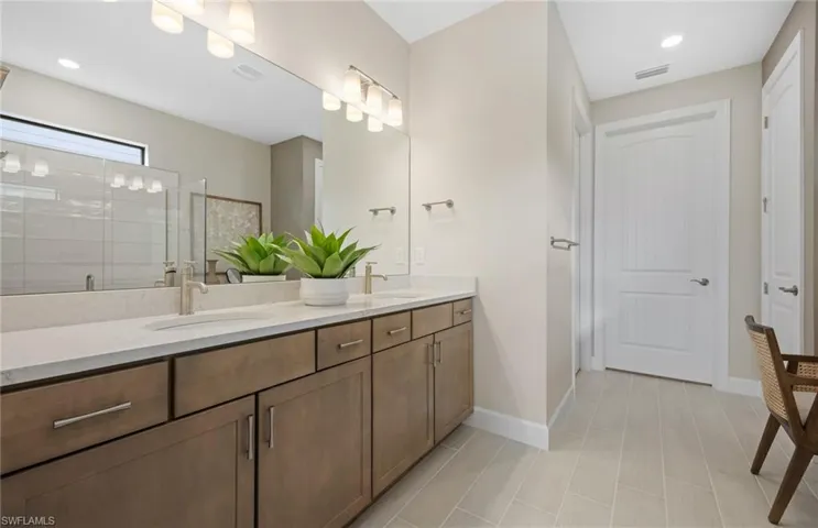 Dual sinks - Photos are from a model home and are for illustration purposes only.