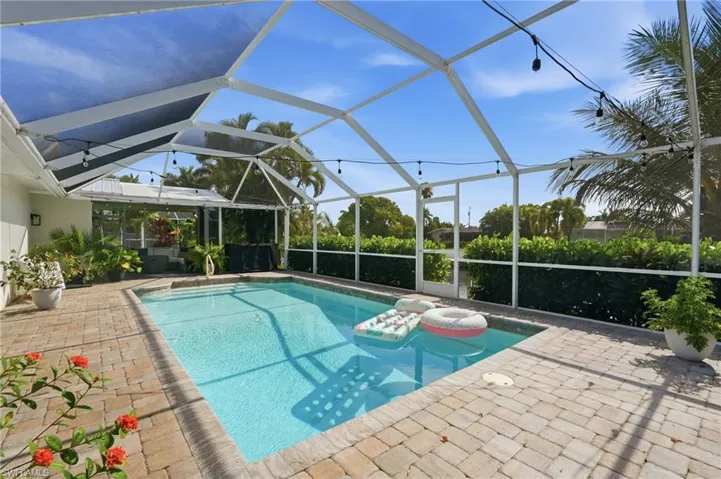 2835 Se 18th Ave, Cape Coral, Florida 33904