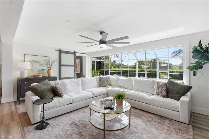 2835 Se 18th Ave, Cape Coral, Florida 33904