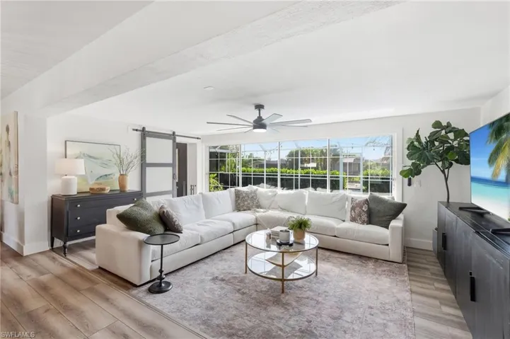 2835 Se 18th Ave, Cape Coral, Florida 33904