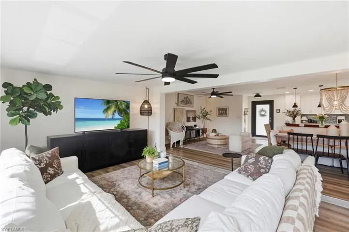 2835 Se 18th Ave, Cape Coral, Florida 33904