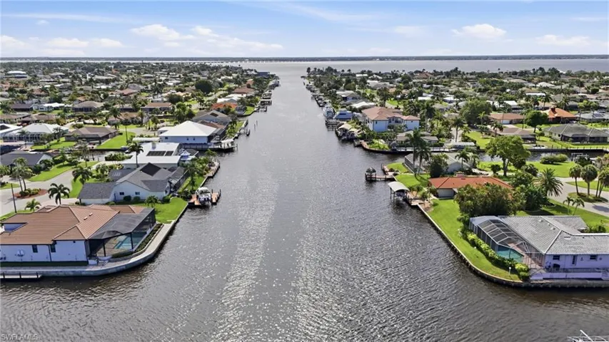 2835 Se 18th Ave, Cape Coral, Florida 33904