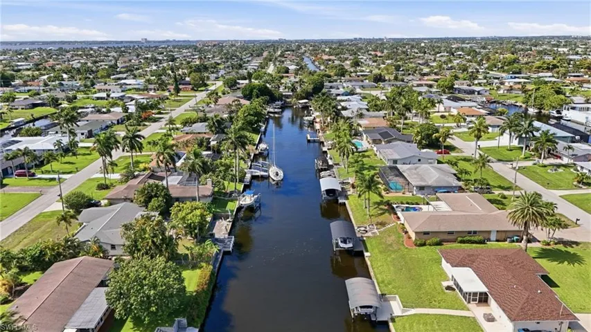 2835 Se 18th Ave, Cape Coral, Florida 33904