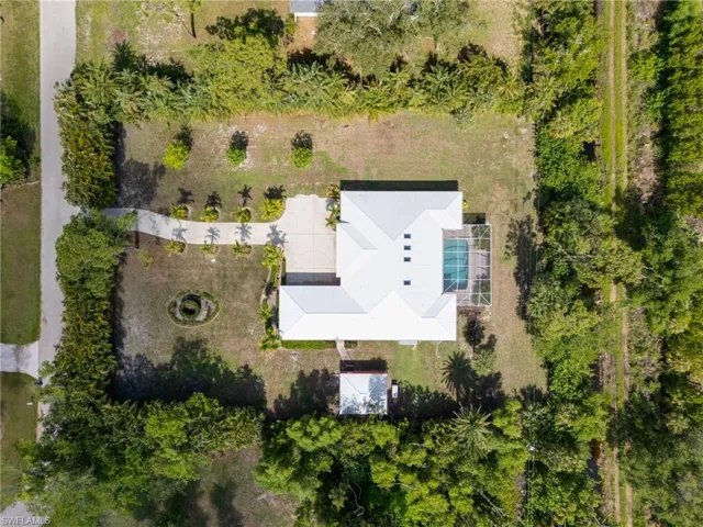 Aerial view of property and surrounding area