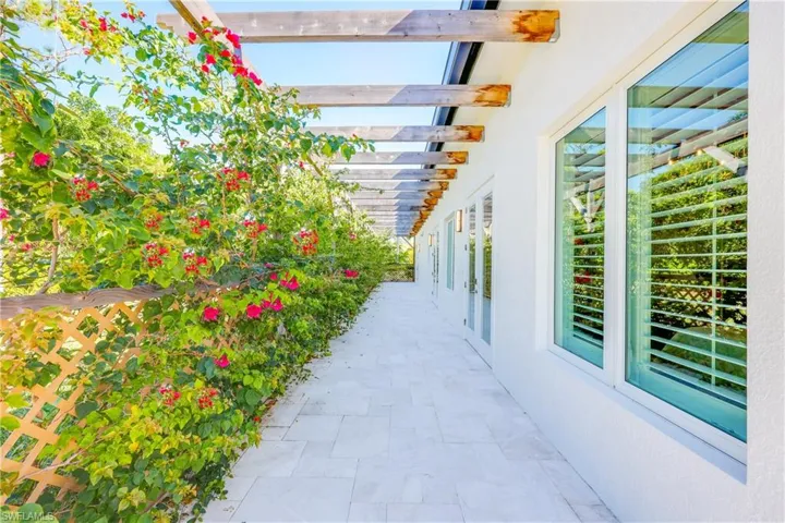 590 Carica Rd, Naples, Florida 34108
