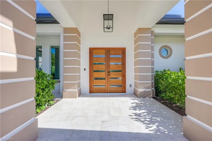 590 Carica Rd, Naples, Florida 34108