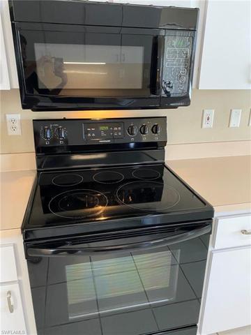 Smooth top Range, built in Microwave.