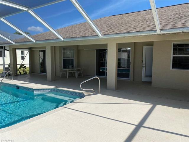 Large 43' under truss lanai! Plenty of room to enjoy the outside regardless of the weather.
