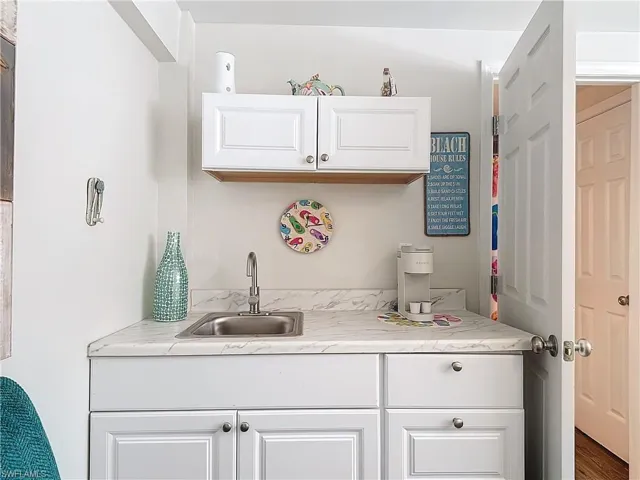 Downstairs Kitchenette