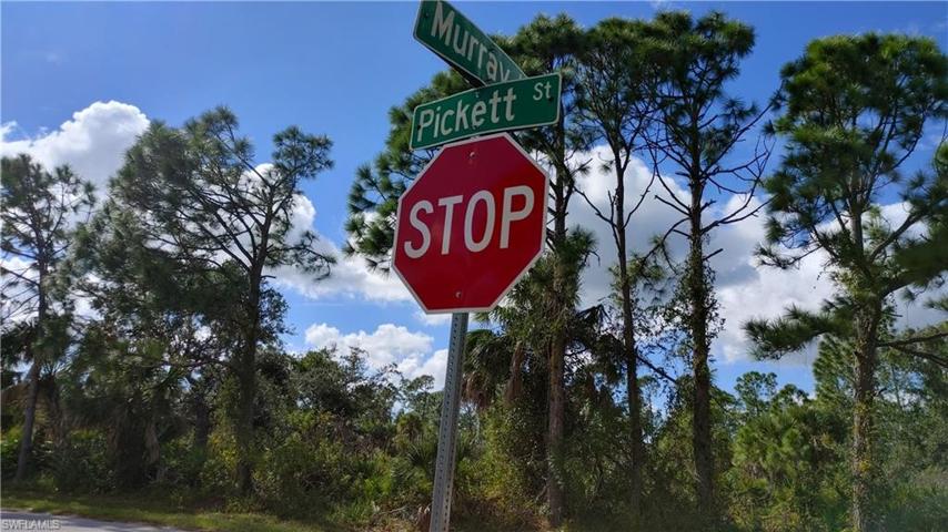 3205  Pickett  ST, PORT CHARLOTTE, FL 33981