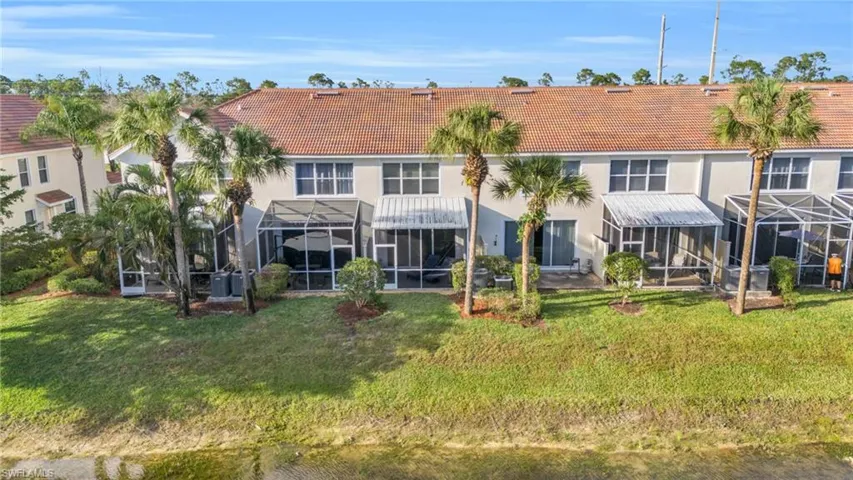 1204  Oxford  LN, Naples, FL 34105