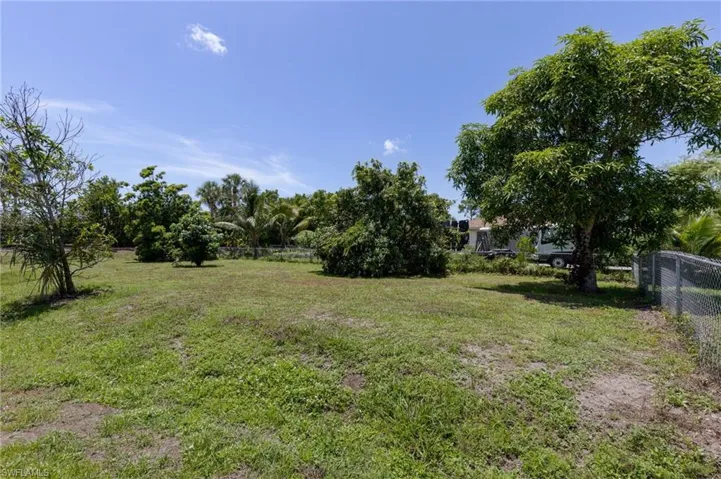 4301  Pine  RD, Fort Myers, FL 33908
