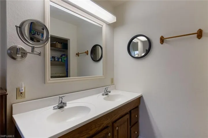 4301  Pine  RD, Fort Myers, FL 33908